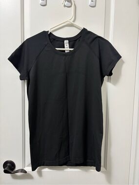 Lululemon swiftly t shirt